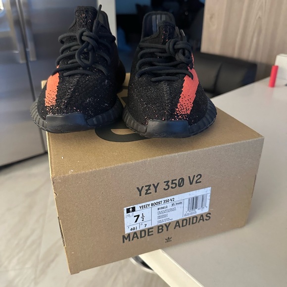 NEW Yeezy 350 VS size 7 1/2 - Picture 5 of 5